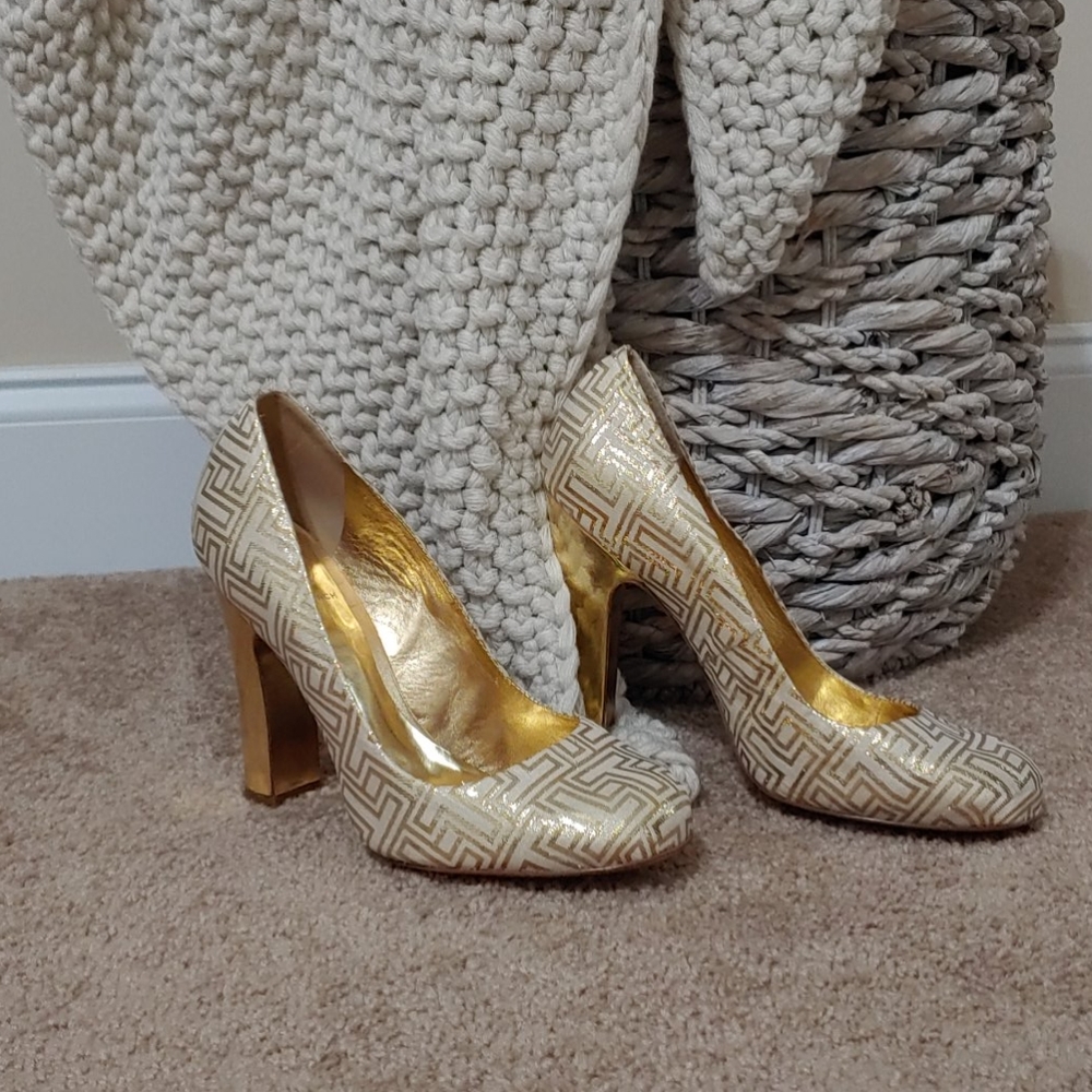 🌟HP!🌟Tory Burch Metallic pump